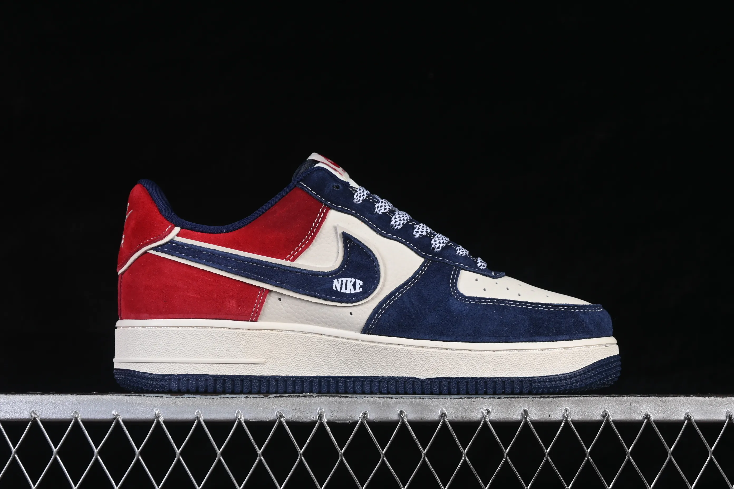 All categories Nk Air Force 1 Air Force series Nk Air Force 1 Low Air Force low-top Nike Air Force 1'07 Low Year of the Horse limited national style Air Force 1 low-top casual sneakers DF0188-136